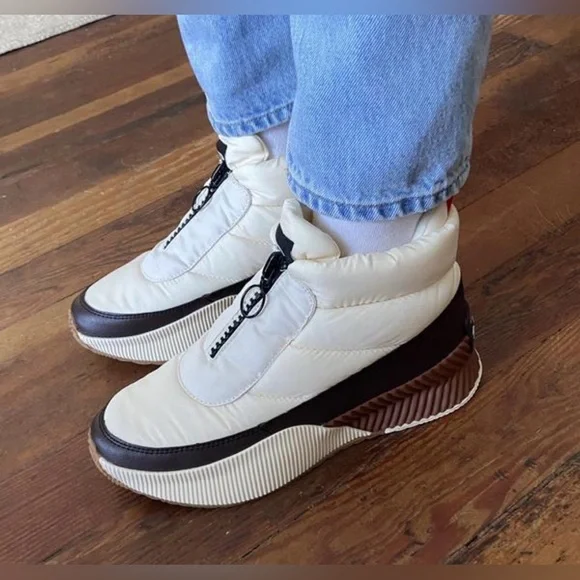 Sorel Puffer Sneaker Boots Out and About Puffy Waterproof Insulated size 7.5 - Picture 2 of 8